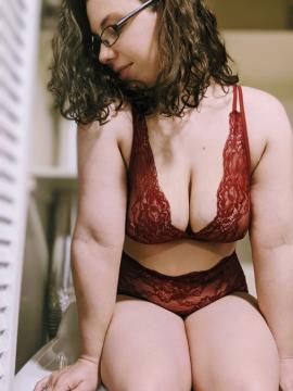 OnlyFans - MomNextDoorVIP / @momnextdoorvip Scene 112 — photo 16 of 20