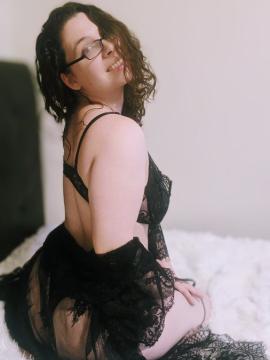 OnlyFans - MomNextDoorVIP / @momnextdoorvip Scene 115 — photo 12 of 20