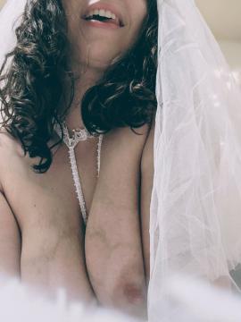 OnlyFans - MomNextDoorVIP / @momnextdoorvip Scene 116 — photo 18 of 20