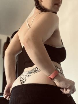 OnlyFans - MomNextDoorVIP / @momnextdoorvip Scene 120 — photo 8 of 20