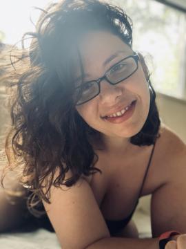 OnlyFans - MomNextDoorVIP / @momnextdoorvip Scene 122 — photo 5 of 20