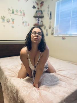 OnlyFans - MomNextDoorVIP / @momnextdoorvip Scene 131 — photo 2 of 20