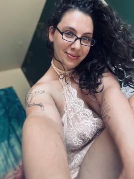 OnlyFans - MomNextDoorVIP / @momnextdoorvip Scene 138 — photo 1 of 20