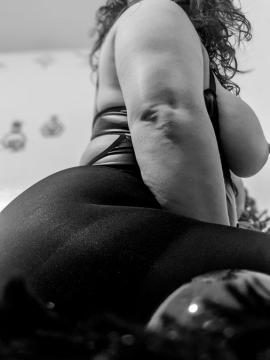 OnlyFans - MomNextDoorVIP / @momnextdoorvip Scene 138 — photo 20 of 20