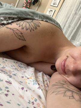 OnlyFans - MomNextDoorVIP / @momnextdoorvip Scene 140 — photo 1 of 20