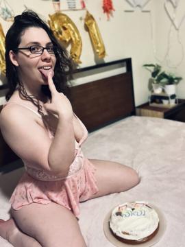 OnlyFans - MomNextDoorVIP / @momnextdoorvip Scene 146 — photo 7 of 20