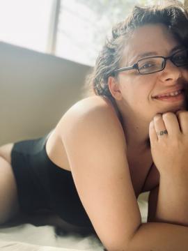 OnlyFans - MomNextDoorVIP / @momnextdoorvip Scene 147