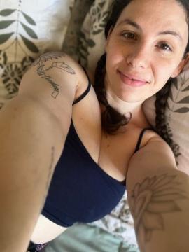 OnlyFans - MomNextDoorVIP / @momnextdoorvip Scene 149 — photo 4 of 20