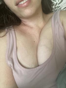OnlyFans - MomNextDoorVIP / @momnextdoorvip Scene 151 — photo 1 of 20