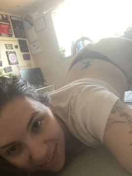 OnlyFans - MomNextDoorVIP / @momnextdoorvip Scene 153 — photo 12 of 20