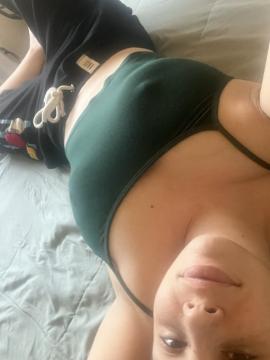 OnlyFans - MomNextDoorVIP / @momnextdoorvip Scene 153 — photo 15 of 20
