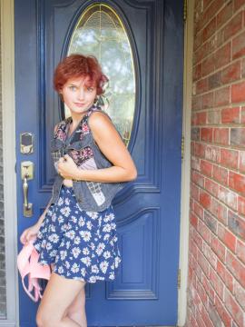 Naomi At The Door — photo 4 of 16
