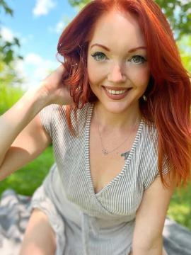 OnlyFans - Sweetlikestrawberrywine / @sweetstrawberrywine Scene 33 — photo 5 of 20