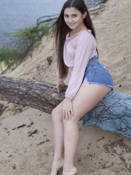 TENDER LASS — photo 3 of 20