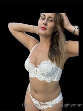 OnlyFans - Jane / @janenaughtymom Scene 13 — photo 2 of 20