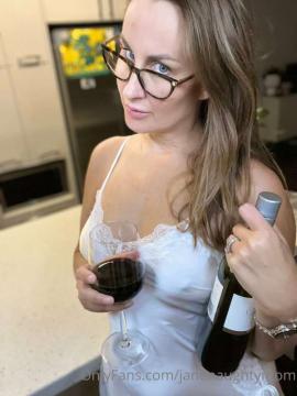 OnlyFans - Jane / @janenaughtymom Scene 25 — photo 12 of 20
