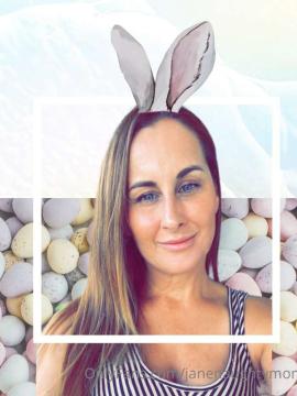 OnlyFans - Jane / @janenaughtymom Scene 25 — photo 15 of 20