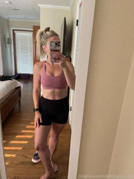 OnlyFans - BritneyKiss_me / @britneykiss_me Scene 2 — photo 10 of 20