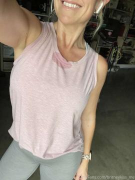OnlyFans - BritneyKiss_me / @britneykiss_me Scene 12 — photo 19 of 20