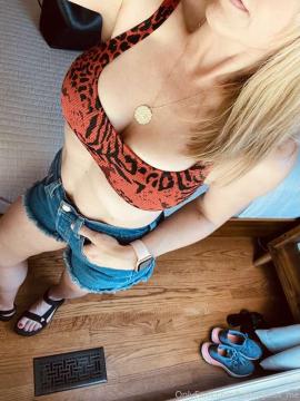 OnlyFans - BritneyKiss_me / @britneykiss_me Scene 14 — photo 10 of 20