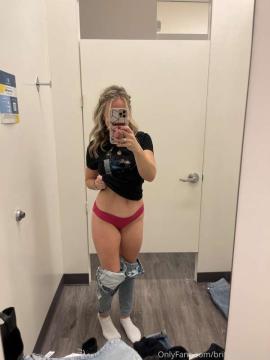OnlyFans - BritneyKiss_me / @britneykiss_me Scene 15 — photo 13 of 20