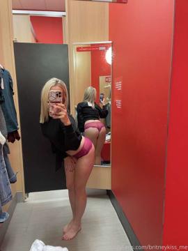 OnlyFans - BritneyKiss_me / @britneykiss_me Scene 15 — photo 17 of 20