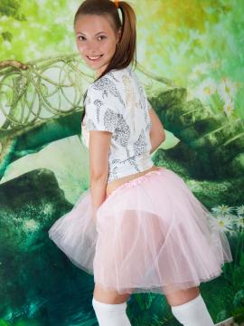 PRESENTING EVA — photo 3 of 20