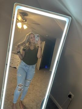 OnlyFans - Bri / @onlyneedbri Scene 3 — photo 1 of 20