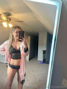 OnlyFans - Bri / @onlyneedbri Scene 14 — photo 5 of 20