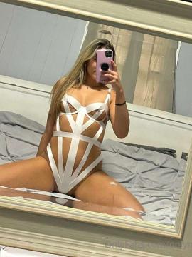 OnlyFans - Bri / @onlyneedbri Scene 23 — photo 2 of 8