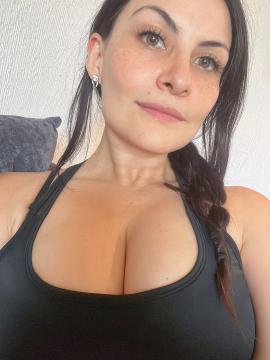 OnlyFans - 🥵🥵 Den Yanine / @denyanine 🥵🥵 Scene 15 — photo 1 of 20