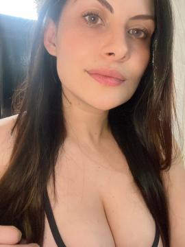 OnlyFans - 🥵🥵 Den Yanine / @denyanine 🥵🥵 Scene 24 — photo 16 of 20