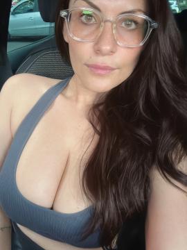 OnlyFans - 🥵🥵 Den Yanine / @denyanine 🥵🥵 Scene 42 — photo 2 of 20