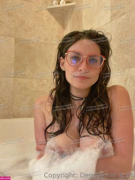 OnlyFans - 🥵🥵 Den Yanine / @denyanine 🥵🥵 Scene 75 — photo 14 of 20