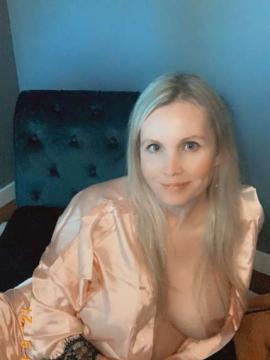 OnlyFans - 𝙃𝙊𝙇𝙇𝙔 𝙅𝘼𝙉𝙀 / @hollyjaneloves69 Scene 2 — photo 6 of 20