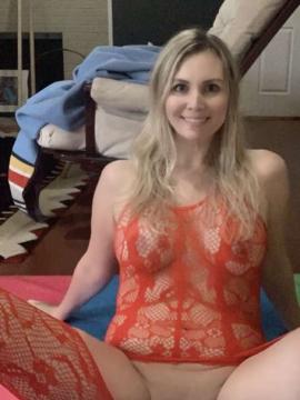 OnlyFans - 𝙃𝙊𝙇𝙇𝙔 𝙅𝘼𝙉𝙀 / @hollyjaneloves69 Scene 40 — photo 4 of 20