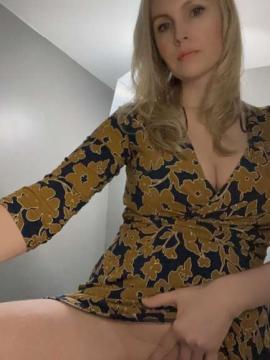 OnlyFans - 𝙃𝙊𝙇𝙇𝙔 𝙅𝘼𝙉𝙀 / @hollyjaneloves69 Scene 101 — photo 13 of 20