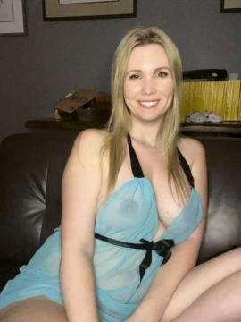OnlyFans - 𝙃𝙊𝙇𝙇𝙔 𝙅𝘼𝙉𝙀 / @hollyjaneloves69 Scene 124 — photo 8 of 20