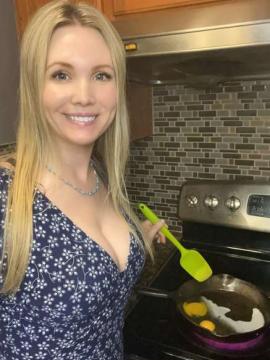 OnlyFans - 𝙃𝙊𝙇𝙇𝙔 𝙅𝘼𝙉𝙀 / @hollyjaneloves69 Scene 140 — photo 20 of 20