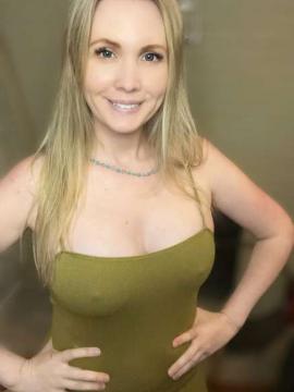 OnlyFans - 𝙃𝙊𝙇𝙇𝙔 𝙅𝘼𝙉𝙀 / @hollyjaneloves69 Scene 146 — photo 5 of 20