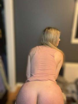 OnlyFans - 𝙃𝙊𝙇𝙇𝙔 𝙅𝘼𝙉𝙀 / @hollyjaneloves69 Scene 197 — photo 1 of 20