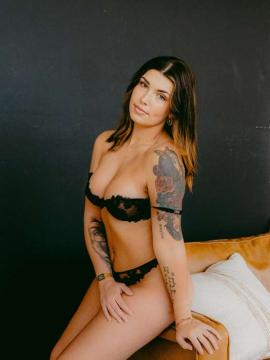 OnlyFans - Miya / @miyaacacia Scene 9 — photo 8 of 20