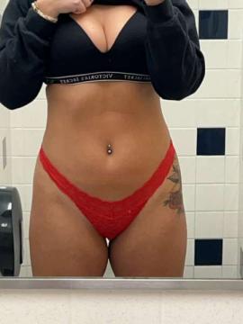 OnlyFans - Miya / @miyaacacia Scene 11 — photo 1 of 20