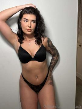 OnlyFans - Miya / @miyaacacia Scene 11 — photo 20 of 20