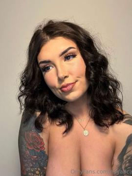 OnlyFans - Miya / @miyaacacia Scene 13 — photo 12 of 20