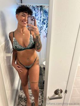 OnlyFans - Miya / @miyaacacia Scene 17 — photo 6 of 20
