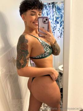 OnlyFans - Miya / @miyaacacia Scene 17 — photo 13 of 20