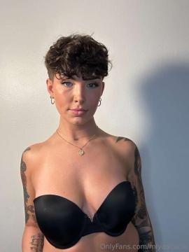 OnlyFans - Miya / @miyaacacia Scene 19 — photo 10 of 20