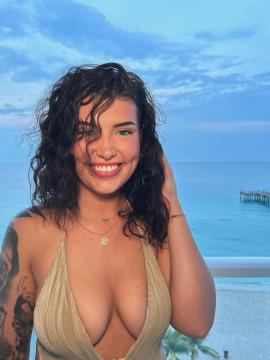 OnlyFans - Miya / @miyaacacia Scene 25 — photo 1 of 20