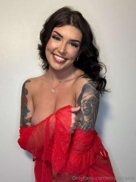 OnlyFans - Miya / @miyaacacia Scene 29 — photo 15 of 20